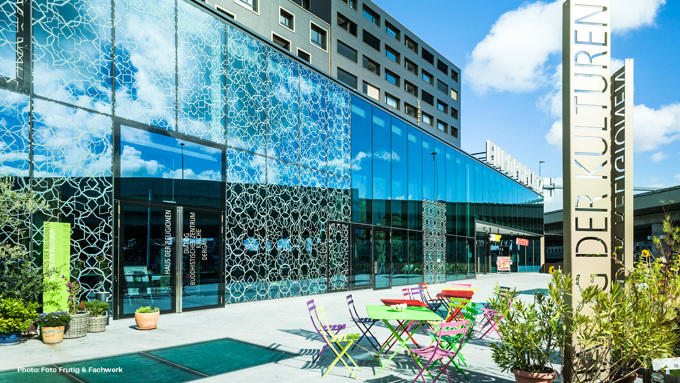 Europaplatz - Haus der Religionen (1)