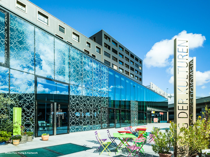 Europaplatz - Haus der Religionen (1)